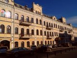 Гарни, отель